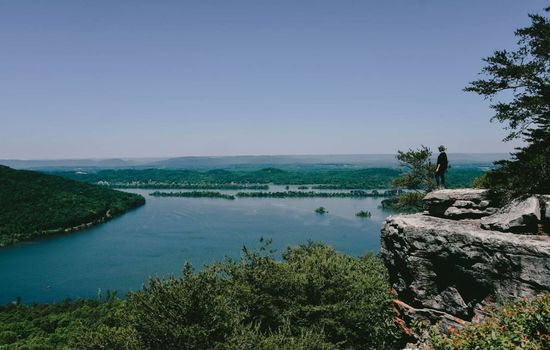 The Lucky Lodge ViP Rental at Lake Guntersville Alabama