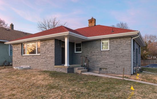 Hot Tub Home near Beach & Park - Premier