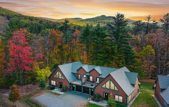 Alpine Sky | Walk to Cranmore & Downtown, Hot Tub