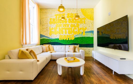 Hollyhock Suite 513: 5 beds/2 bath