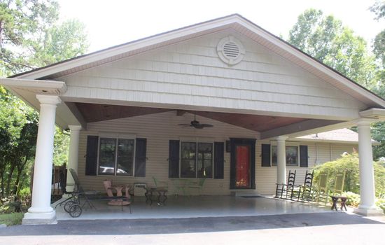 Lake Retreat the perfect cozy get away!