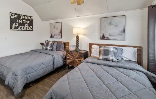 Stargazer~Caddo Lake Cabin with Kayaks