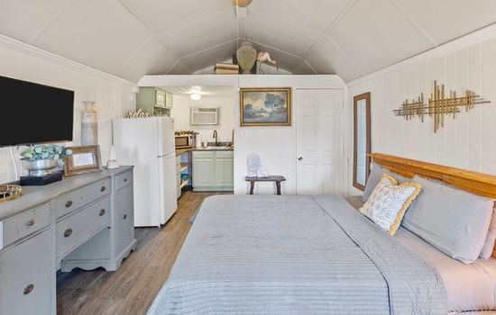 Avail this weekend, Romantic, Kayaks!