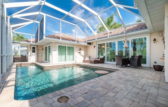 Hibiscus|Heated Pool • Private Dock • Bikes • Kayaks • Walk to Fishermen’s Village