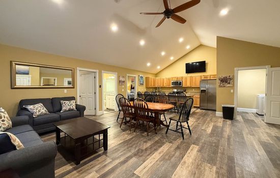 12 locust Lane | Pool, Hot Tub, Walk to Downtown