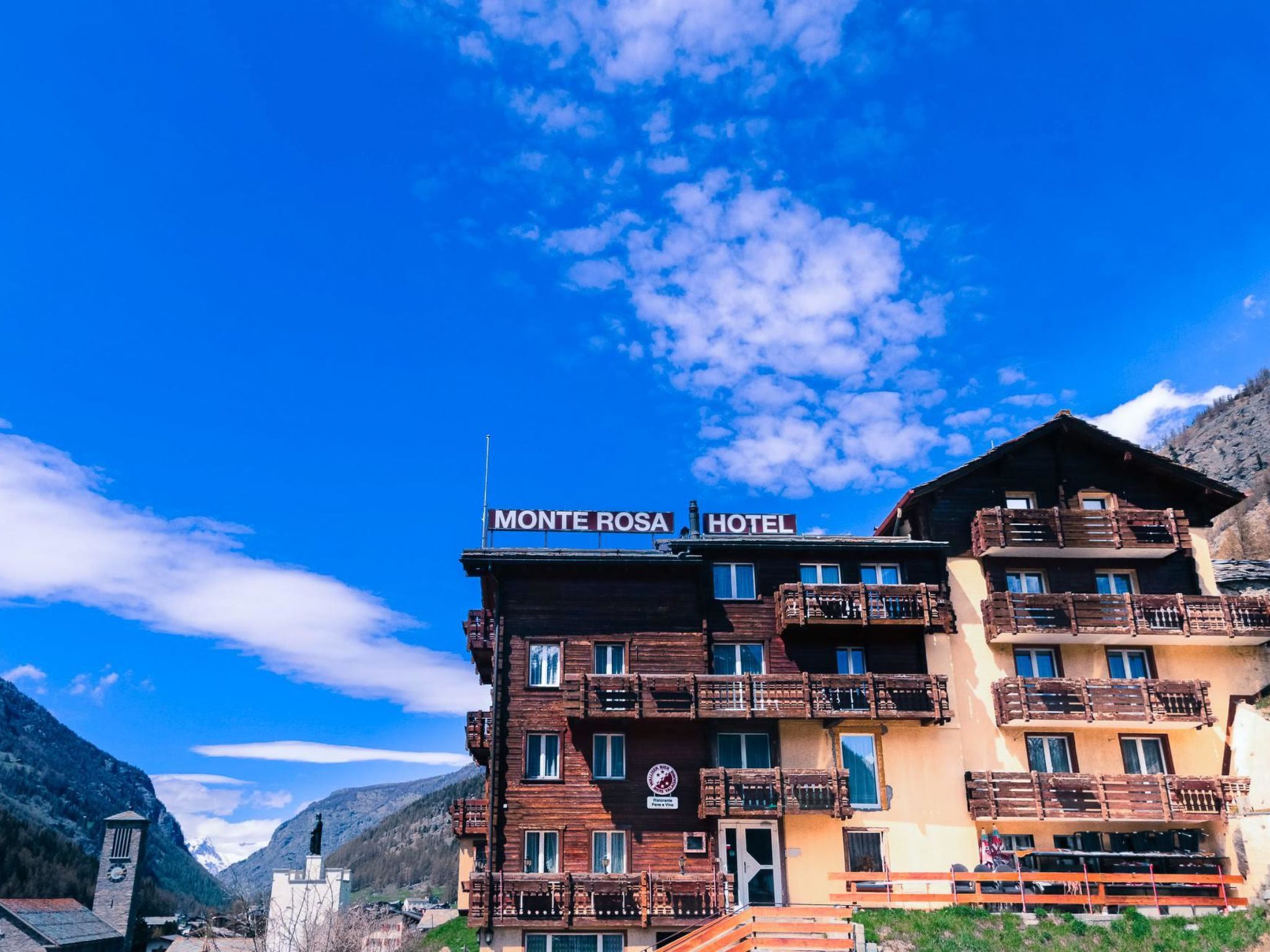 Monte Rosa Rentals | Lake.com