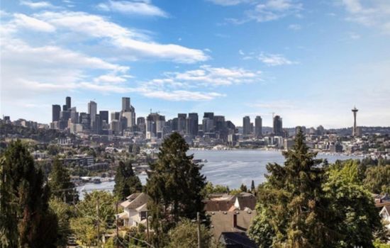 3BR 3BA Modern Cityscape- Rooftop Patio with Waterview, Private Garden & Grill