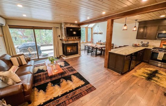 Luxury Attitash Mountainside Home, Rivers + Mtns!