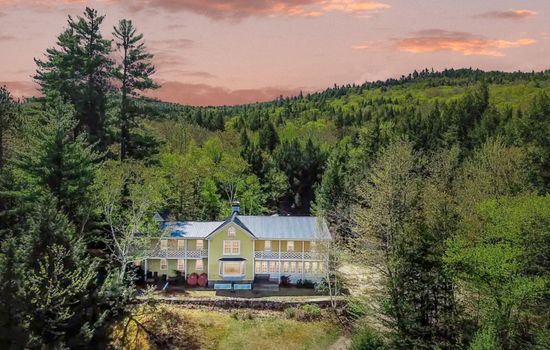 The Historic Wolfville Mountain Home | Sleeps 25