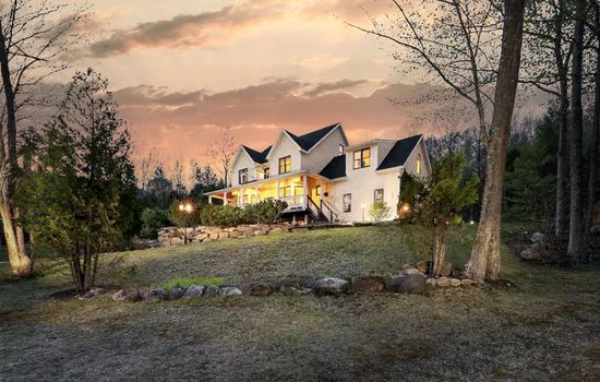 Forest Ledge | 5550ft² | Game Room | HotTub | View