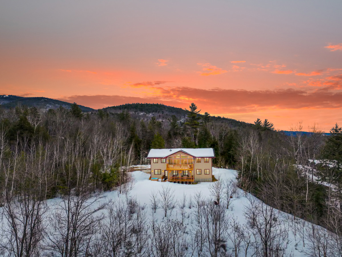 Luxury Mountainview House Rental with Hot Tub | Lake.com Rentals | Lake.com