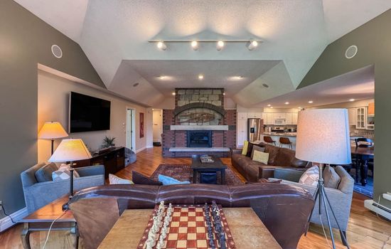 Ellis Ridge Retreat | 5 BDRM | Hot Tub | Firepit