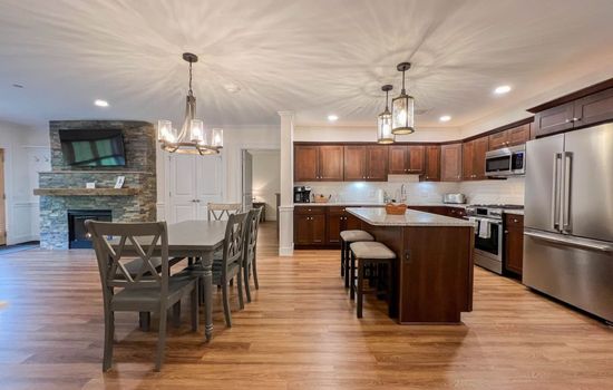 Luxe Ski In/Out | Pool, Hot tub, Hiking, N. Conway