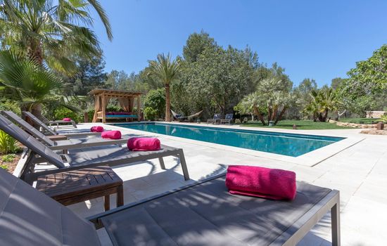 Exquisite Family Home in Santa Gertrudis, 1040