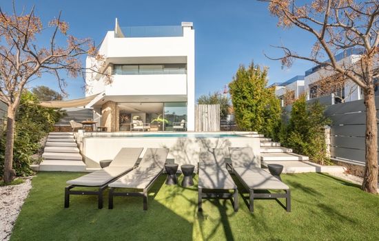 Modern Oasis: 4 Bedroom Villa in Ibiza City, 1263