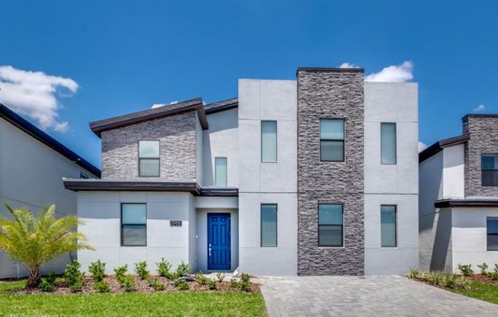 Luxury Mansion on Storey Lake Resort, minutes from Disney World, Orlando Mansion 2672