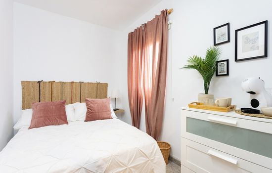 Eden Rentals 101 Surfy Stylish Bed&Coffee Room