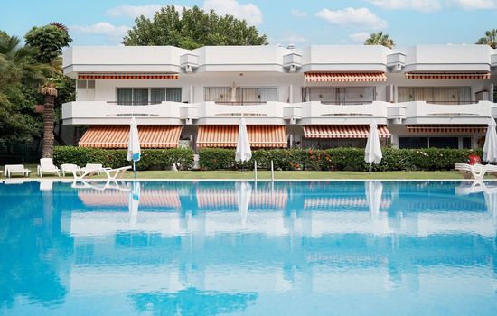 EDEN RENTALS Molino White Oasis