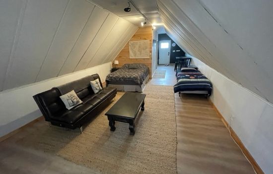 Queen and a twin bed, Futon is also a  double bed 