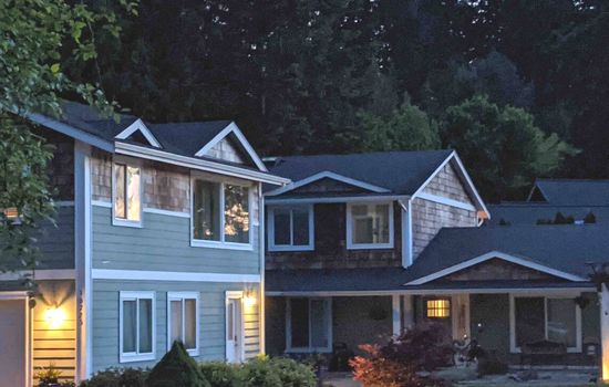 Tide Cove Beachhouse in Poulsbo