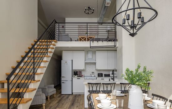 Main Street Farmhouse. City Retreat by Hollyhock