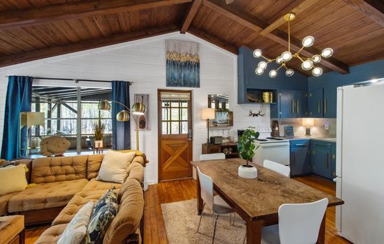 Emerald Cove Lakefront Cabin with Kayaks & Canoes