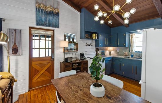 Emerald Cove Lakefront Cabin with Kayaks & Canoes