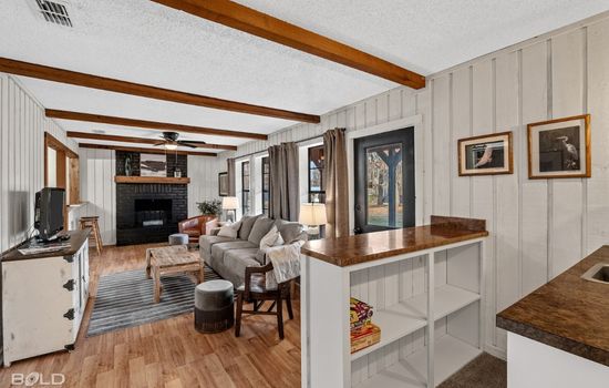 Cozy Modern Cabin w/RV site, Kayaks & Canoes