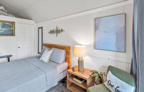 Cypress Chalet~Caddo Lake Cabin with Kayaks