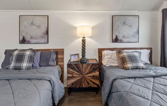 Stargazer~Caddo Lake Cabin with Kayaks