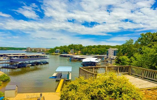 Lakefront 4BD/2.5BA Grill/Dock/Sleeps 13PP