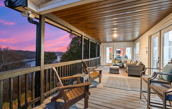 Stunning Deck w/ Unmatched Lake Cumberland Views: Take in breathtaking, views of Lake Cumberland 