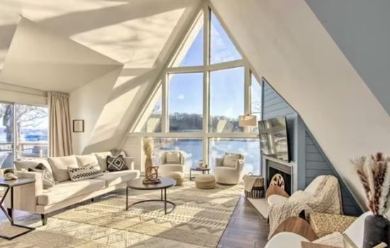 Lakefront HGTV Home-3Bed/3Bath/Dock/Firepit-12PP