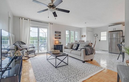 Stylish 2BR by Ottawa River