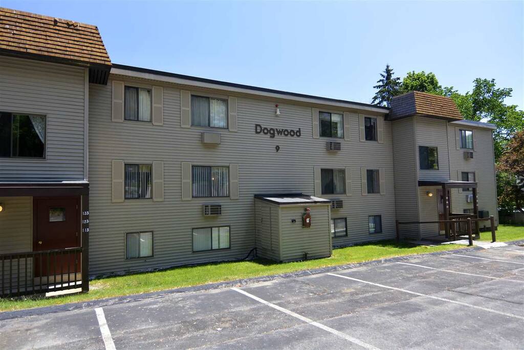 Newly Remodeled 3 bdrm Close to it All!!