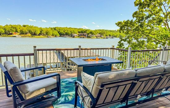 Lakefront 5Bed/4Bath/Dock/Hot Tub/Kayaks/Firepit