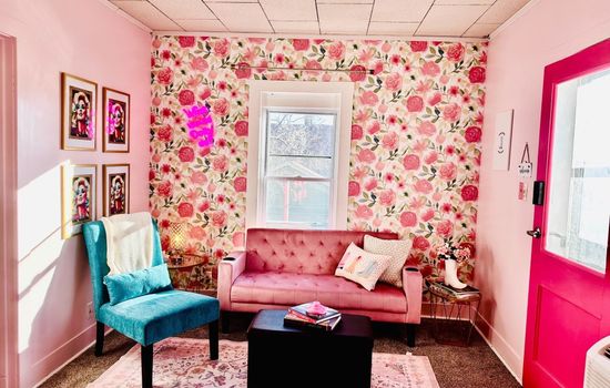 Barbie-1Bed/1Bath/Kitch/Deck/Grill-Sleeps Up to 4