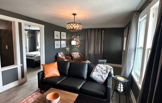 1 Bed/1 Bath Condo w/Kitchen/LR-Sleeps up to 4PP