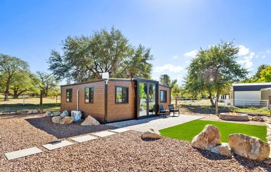 Zebra Ranch 2-BR Tiny Home| Mtn Vus•Trails•Pck Bal