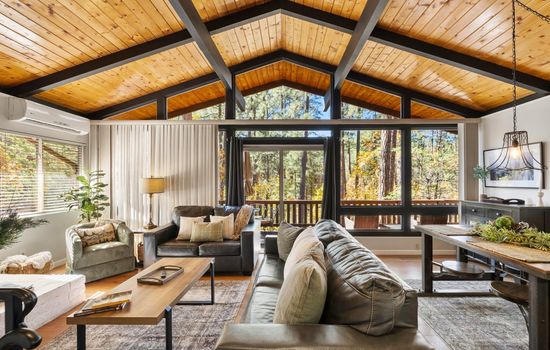 Ponderosa HideAway 4-BR Cabin|Mtn View•Trails•Brbq