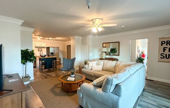 Surf retreat 1 block from the beach near Boardwalk