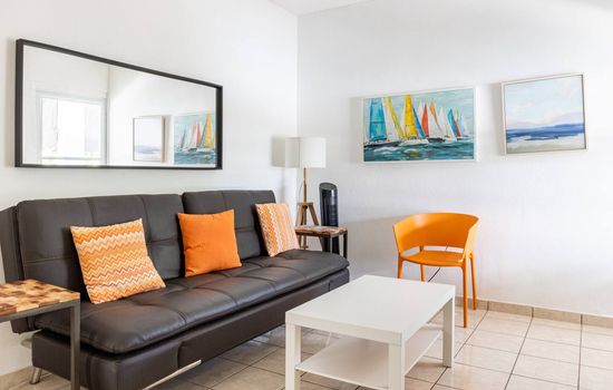 Oasis Terrace! 15 guest near beach. Huge terrace!