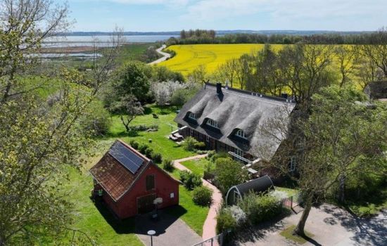 Reethaus Mertinat ''For Ten'' mit Meerblick