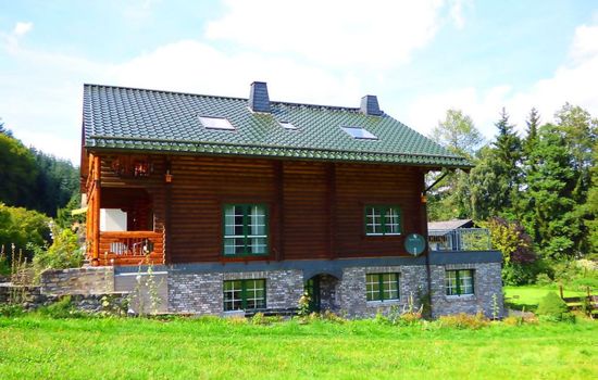 in Wiesen mit Privatem Pool