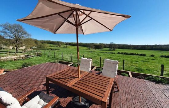 Landhaus mit eingezäuntem Garten