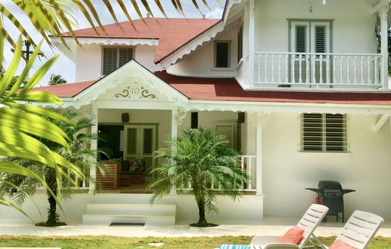 Villa mit Garten, Grill und Terrasse