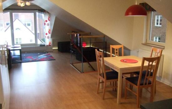 mit Blick auf das Wasser