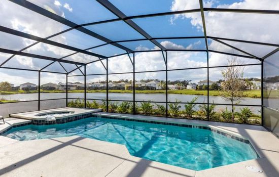 Schönes Ferienhaus in Kissimmee mit privatem Parkplatz und Seeblick