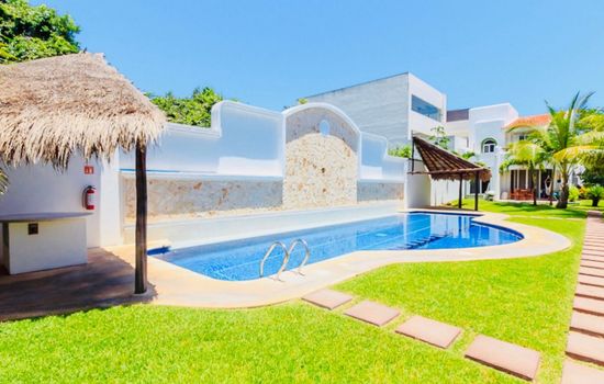 Villa mit Doppelverbindung und Pool für 19 Personen