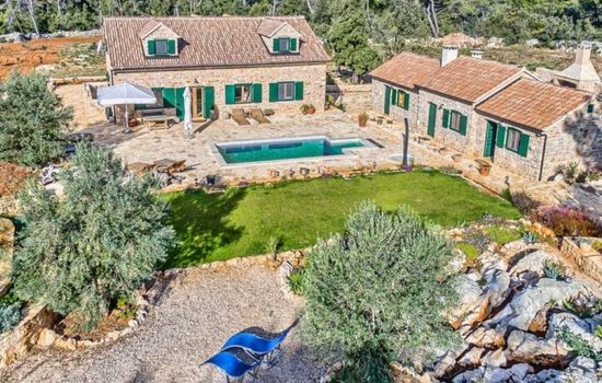 Villa Aristea bestehend aus drei Häusern